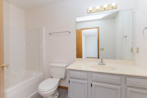 Tiny photo for 26 Vermont Avenue, Bloomington, IL 61701 (MLS # 12502149)