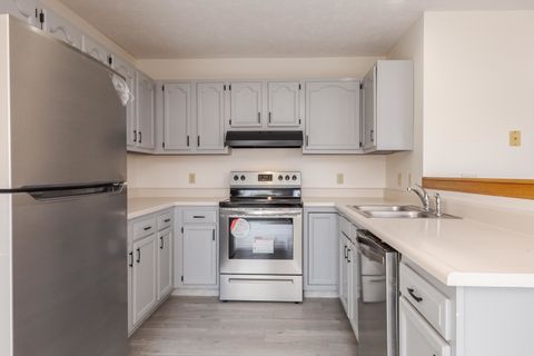 Tiny photo for 26 Vermont Avenue, Bloomington, IL 61701 (MLS # 12502149)