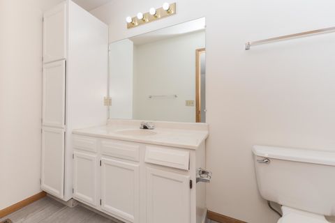 Tiny photo for 26 Vermont Avenue, Bloomington, IL 61701 (MLS # 12502149)