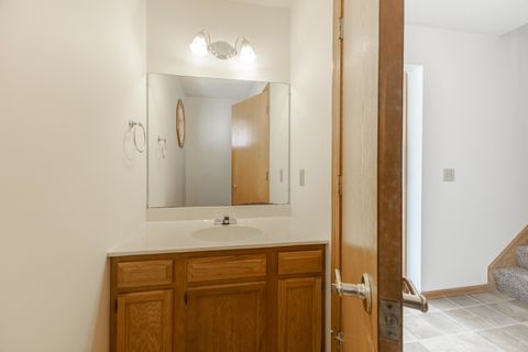 Tiny photo for 26 Vermont Avenue, Bloomington, IL 61701 (MLS # 12502149)