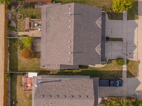 Tiny photo for 26 Vermont Avenue, Bloomington, IL 61701 (MLS # 12502149)