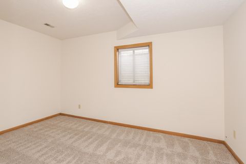 Tiny photo for 26 Vermont Avenue, Bloomington, IL 61701 (MLS # 12502149)