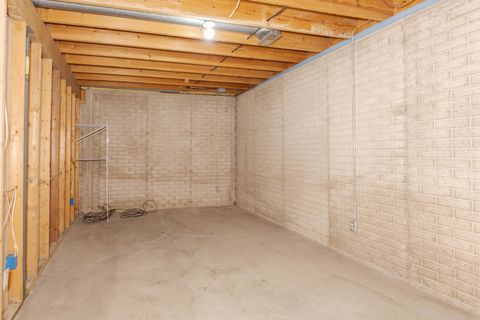 Tiny photo for 26 Vermont Avenue, Bloomington, IL 61701 (MLS # 12502149)