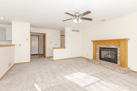 Tiny photo for 26 Vermont Avenue, Bloomington, IL 61701 (MLS # 12502149)