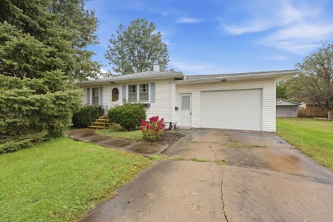 Photo of 402 SW 5th Street, Aledo, IL 61231 (MLS # 12764576)