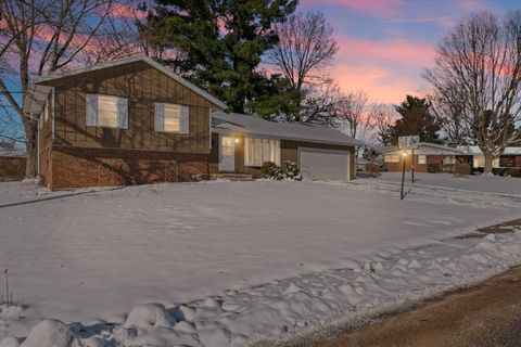 Photo of 411 Weathering Drive, Mahomet, IL 61853 (MLS # 12514328)