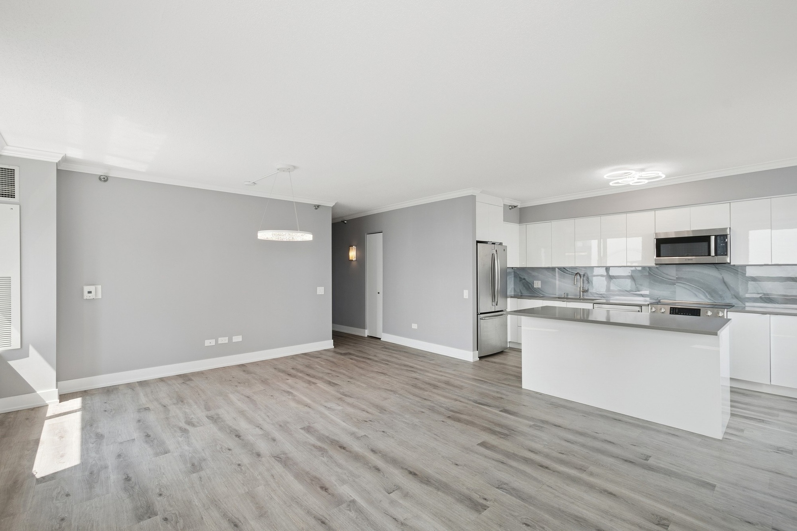 512 N McClurg Court 2604