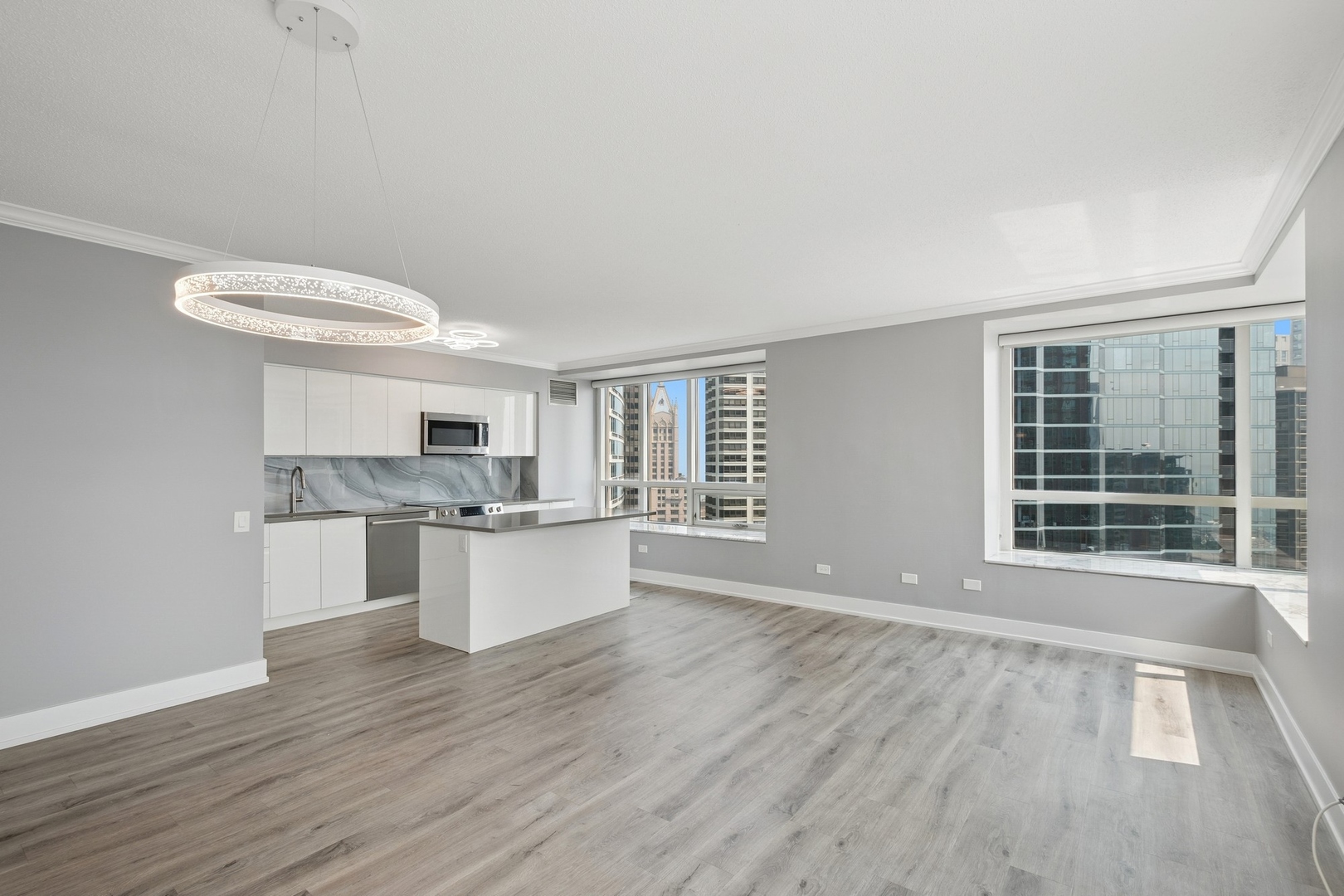 512 N McClurg Court 2604