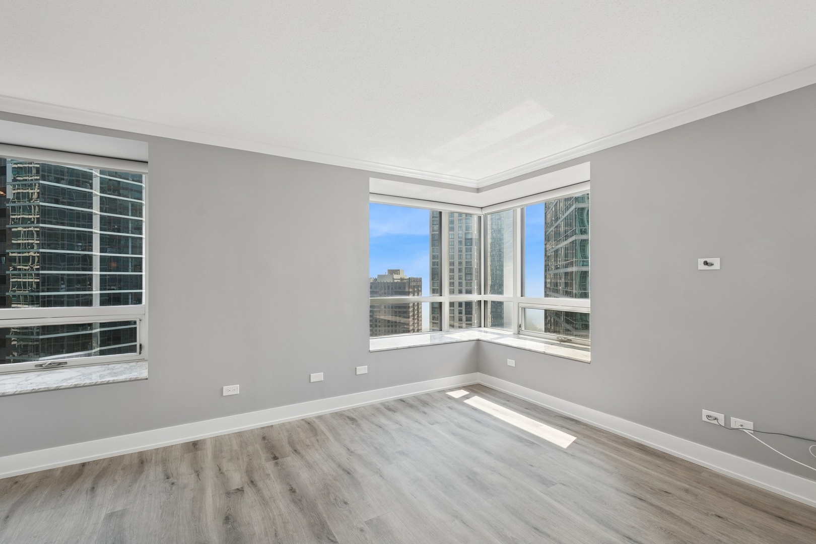 512 N McClurg Court 2604