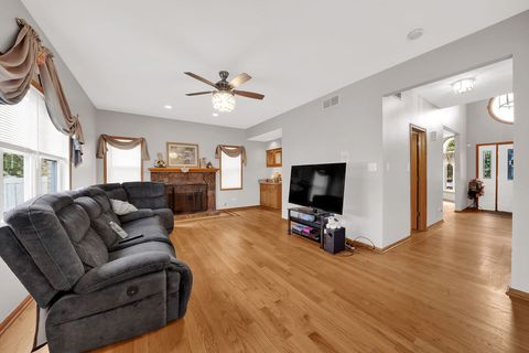 Tiny photo for 10745 Lockwood Avenue, Oak Lawn, IL 60453 (MLS # 12556450)