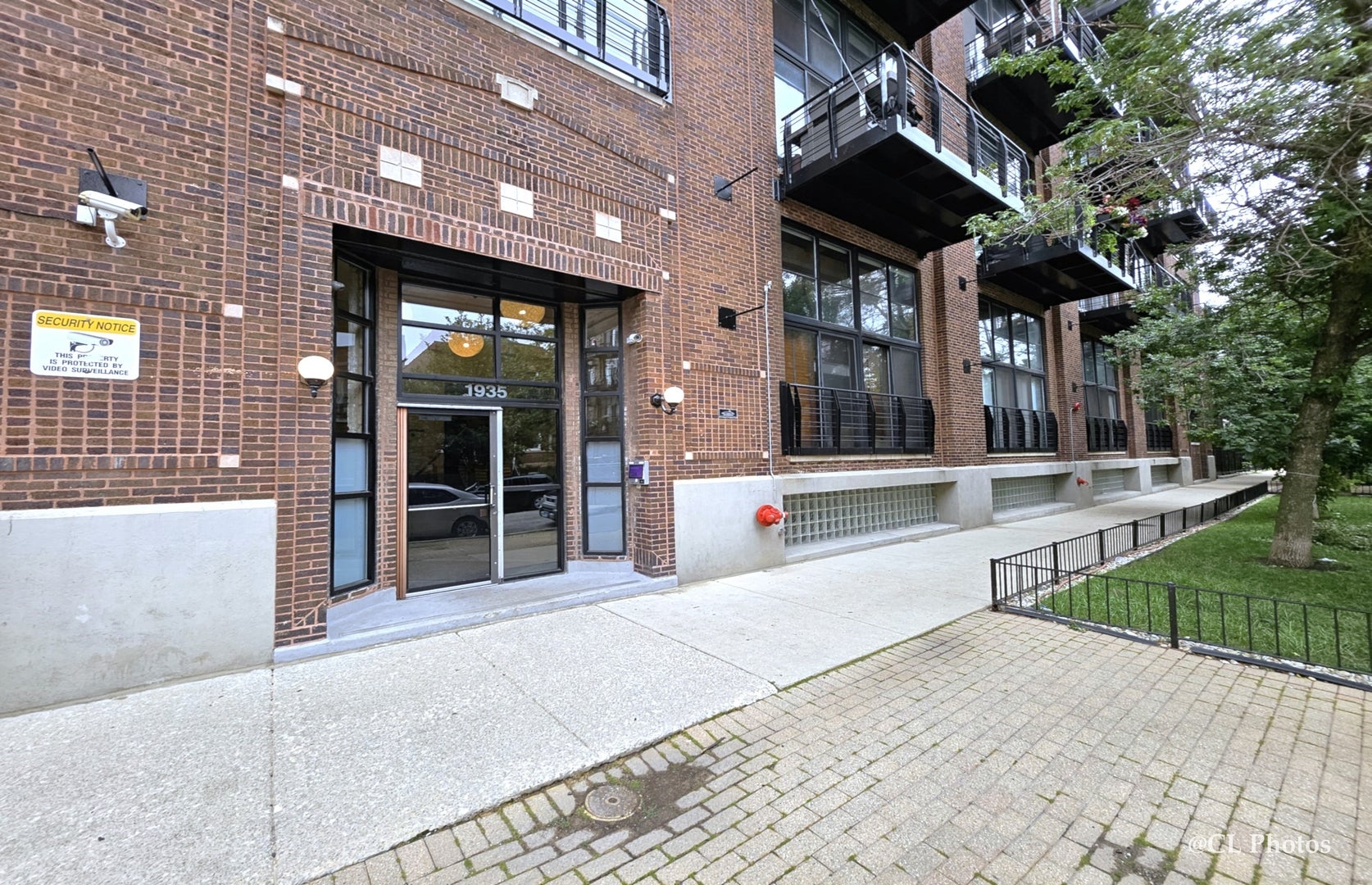 1935 N FAIRFIELD Avenue 411
