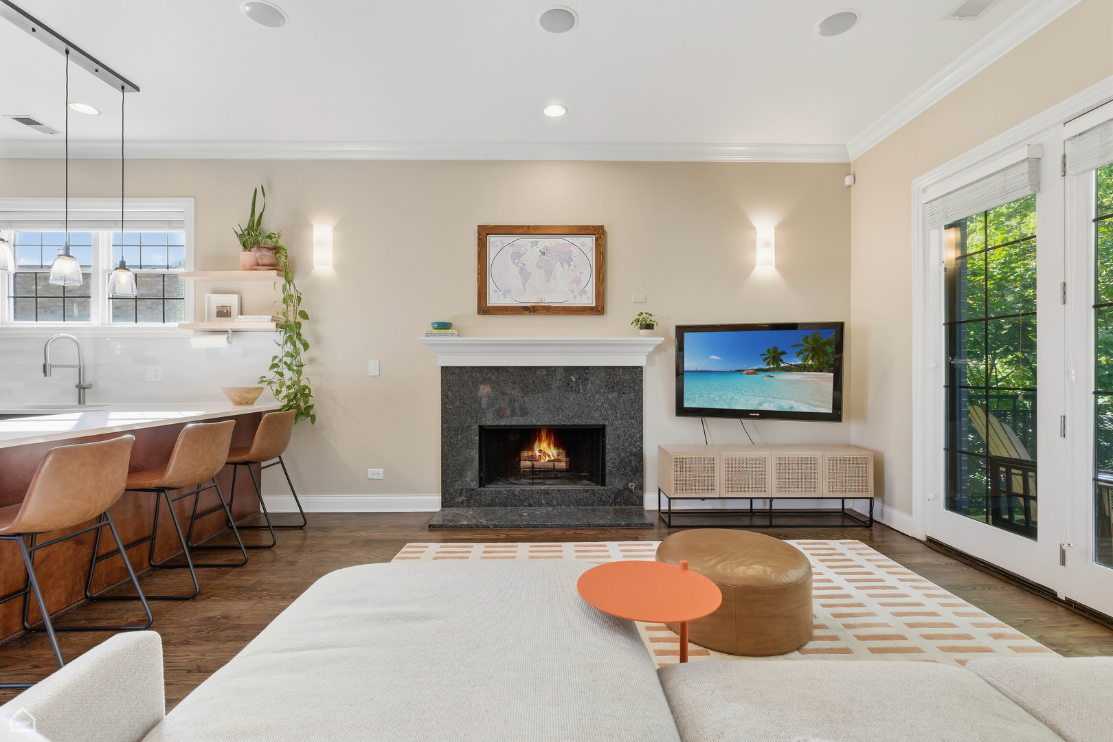 1313 W Carmen Avenue 3N