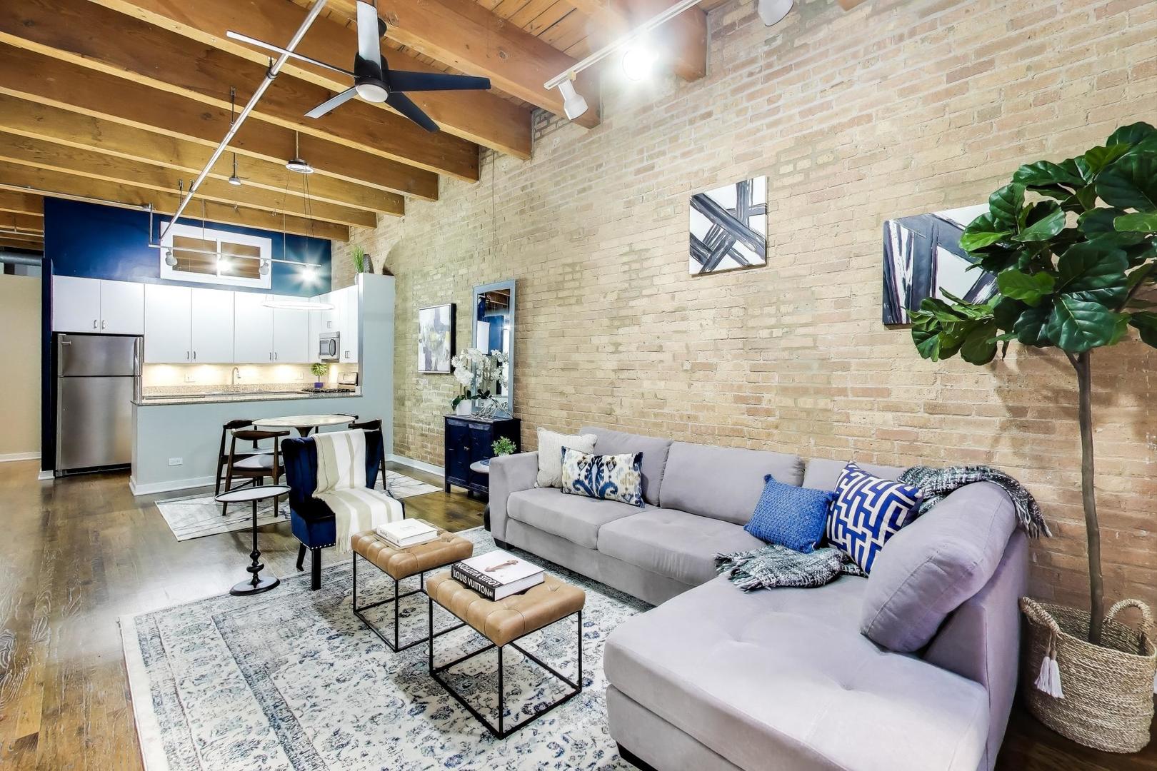 300 W Grand Avenue 210