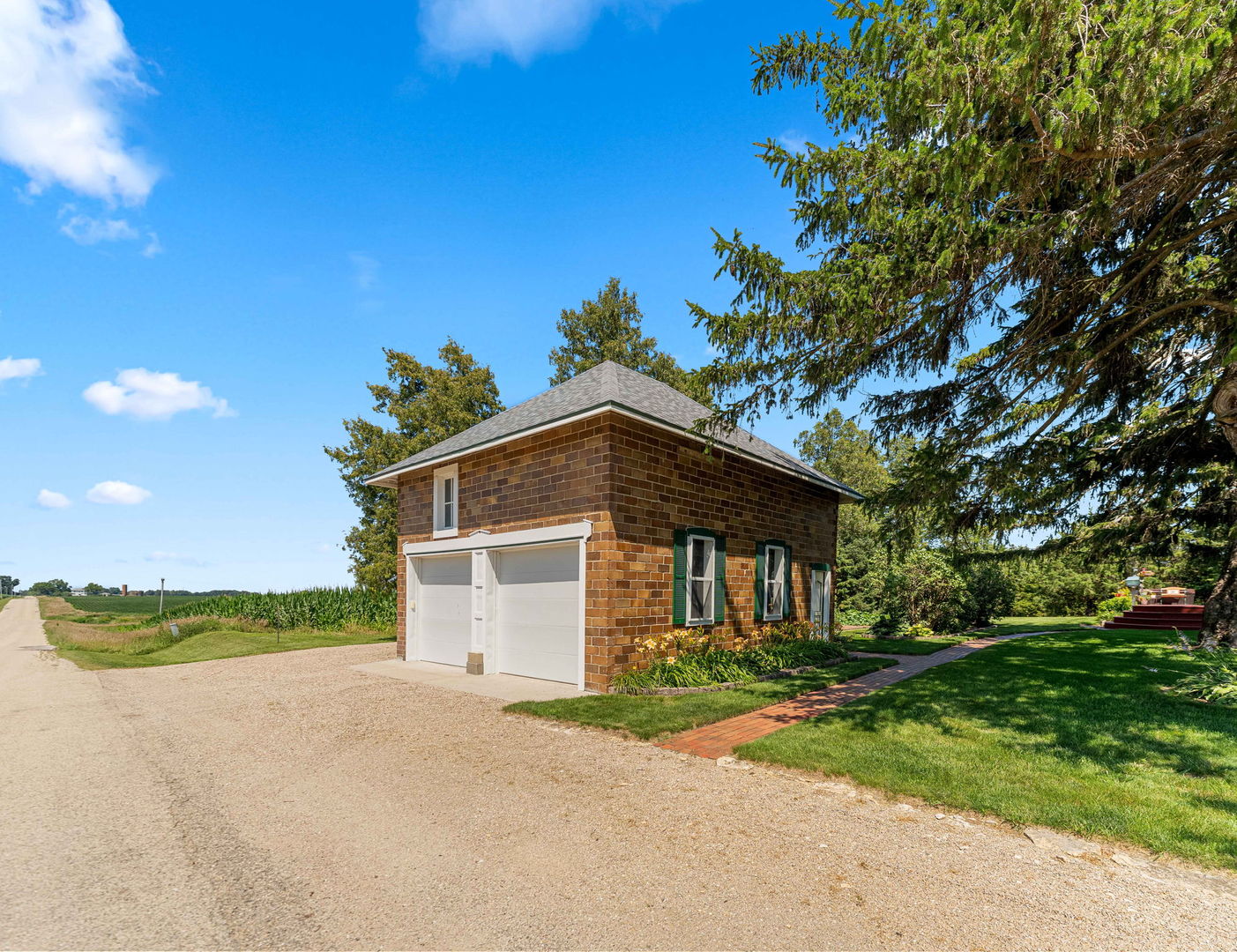 1392 RED BRICK Road
