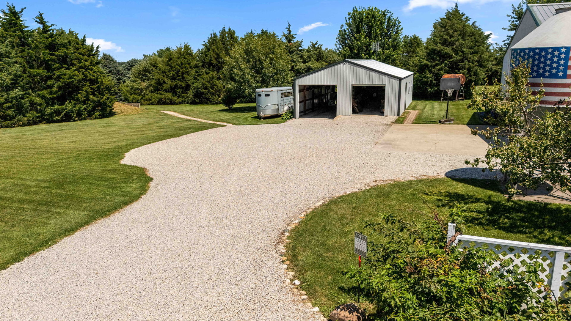 1392 RED BRICK Road