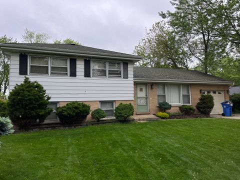 Tiny photo for 1602 W Willow Lane, Mount Prospect, IL 60056 (MLS # 12195769)