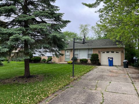 Tiny photo for 1602 W Willow Lane, Mount Prospect, IL 60056 (MLS # 12195769)