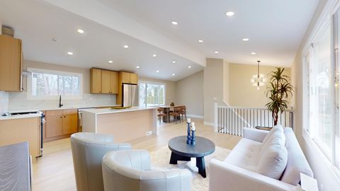 Tiny photo for 907 W North Avenue, Lake Bluff, IL 60044 (MLS # 12570541)