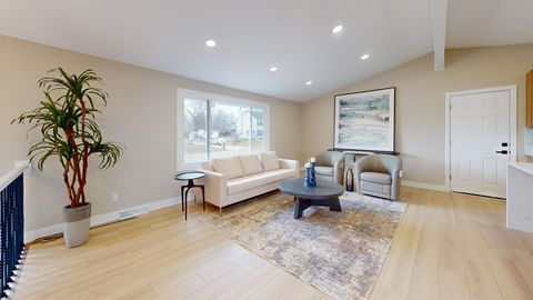 Tiny photo for 907 W North Avenue, Lake Bluff, IL 60044 (MLS # 12570541)