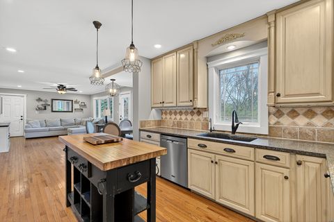 Tiny photo for Barrington, IL 60010 (MLS # 12522053)