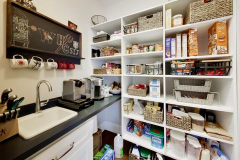 Tiny photo for 5557 S Stough Street, Hinsdale, IL 60521 (MLS # 12628531)