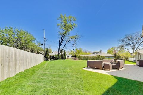 Tiny photo for 5557 S Stough Street, Hinsdale, IL 60521 (MLS # 12628531)