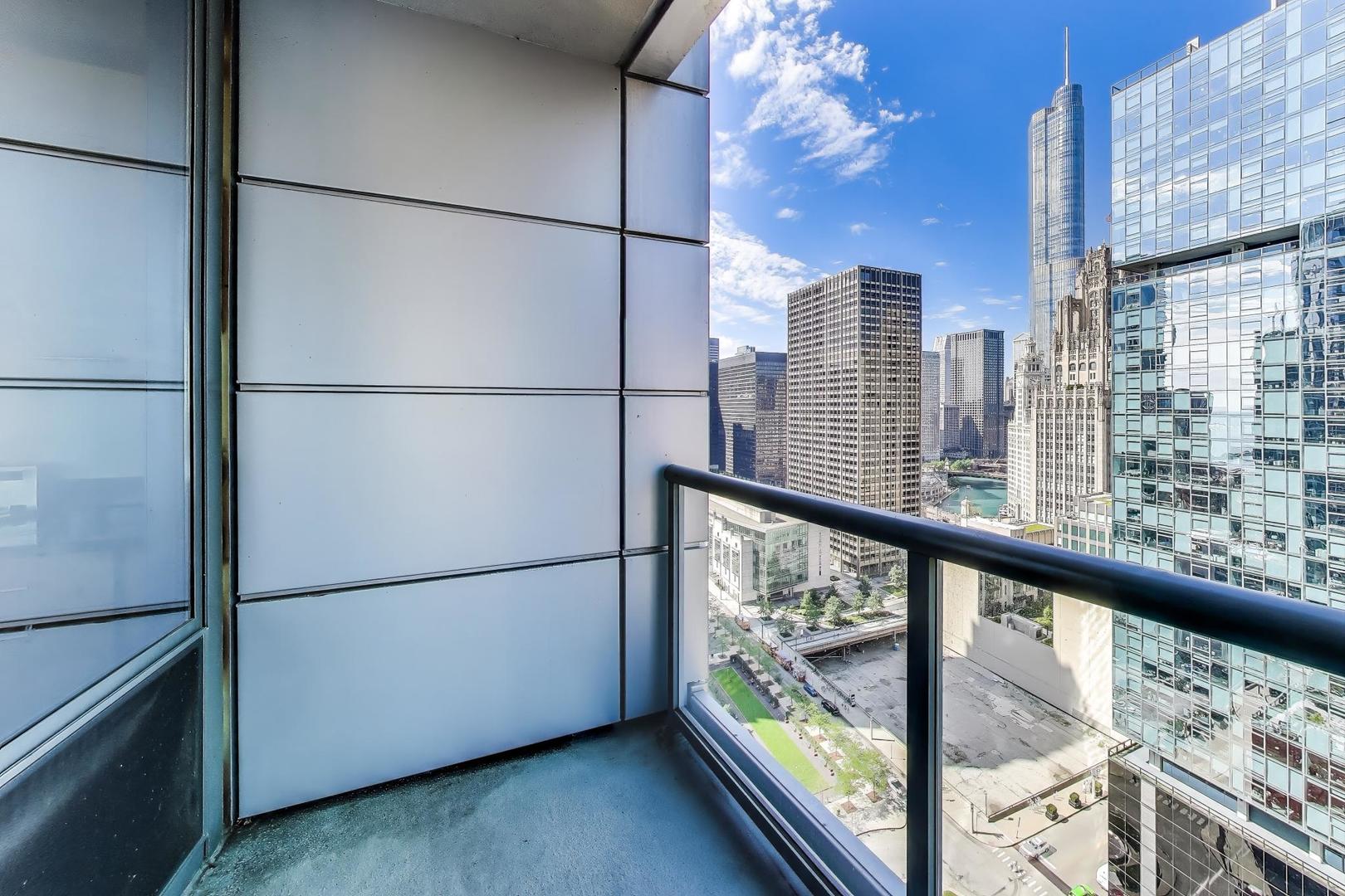 240 E Illinois Street 2202