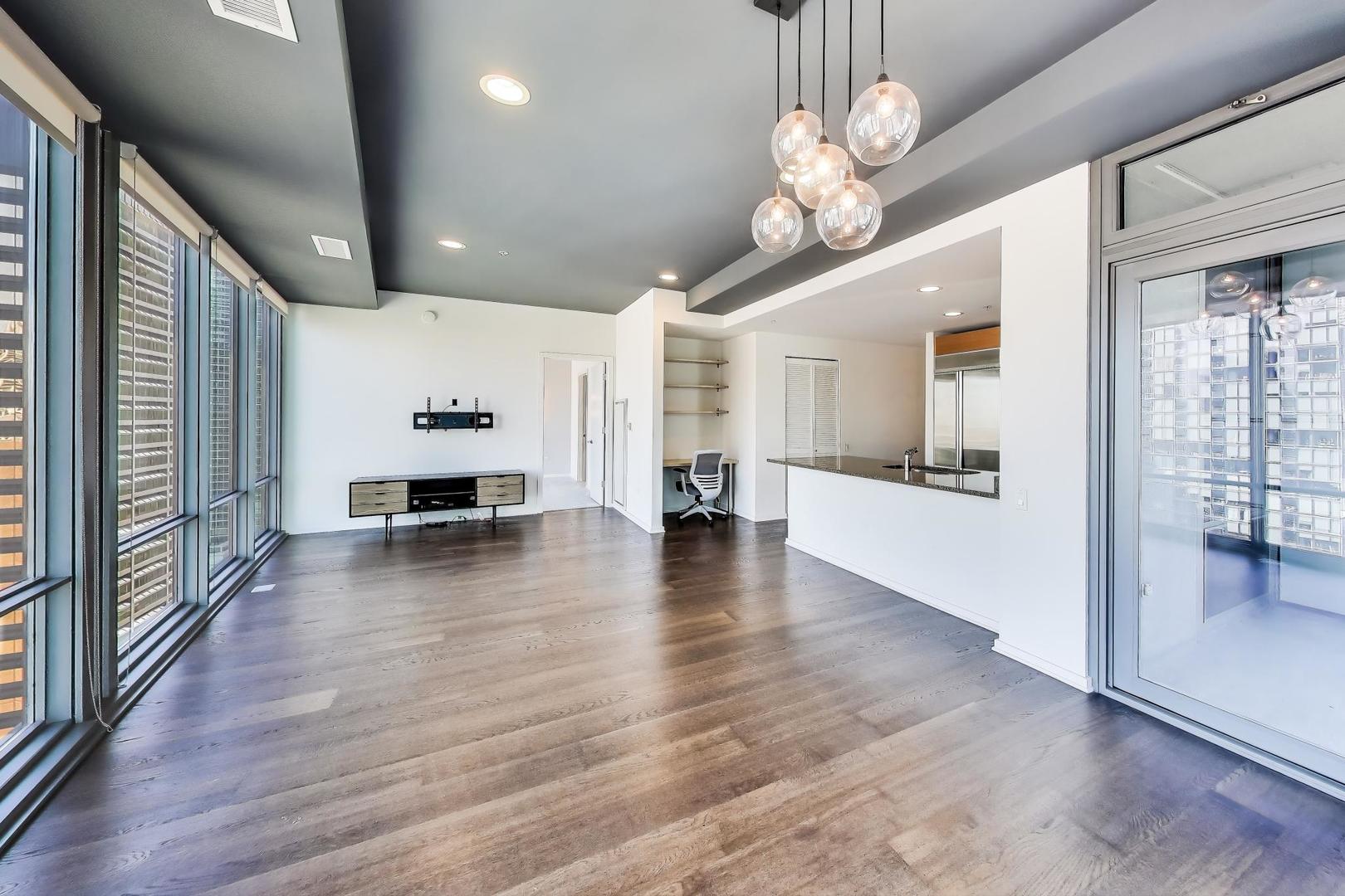 240 E Illinois Street 2202