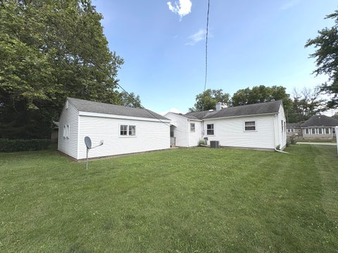 Tiny photo for 603 E Indiana Avenue, Pontiac, IL 61764 (MLS # 12696359)