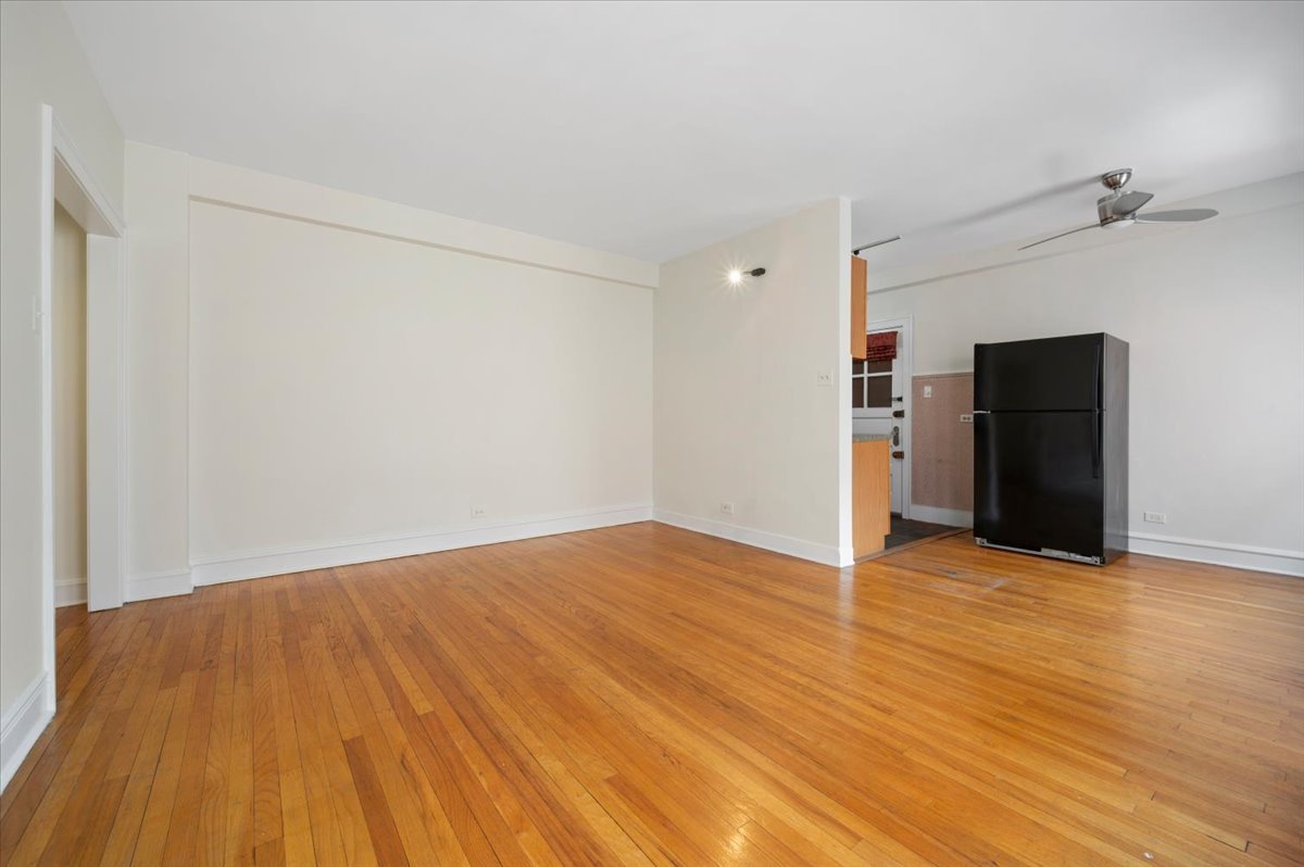 2330 N Lincoln Park WE 3C