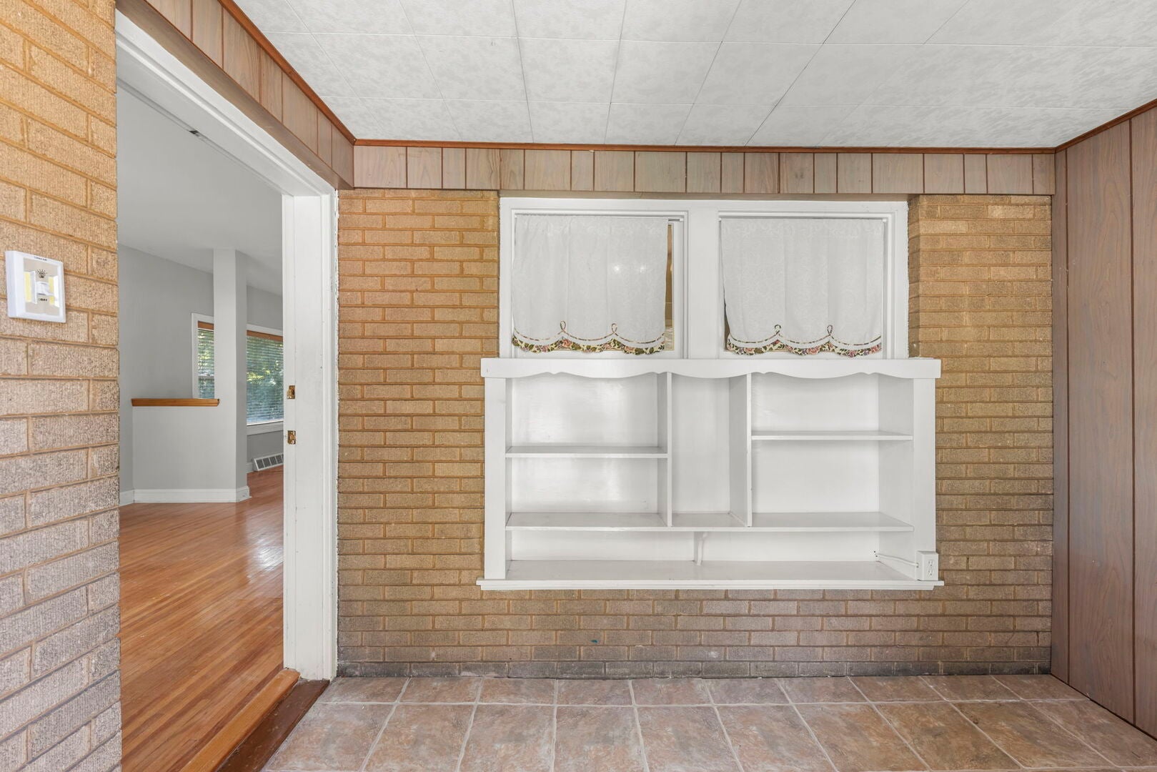 329 E 5th Street