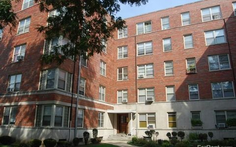 2610 W Berwyn Avenue 512 Chicago IL 60625