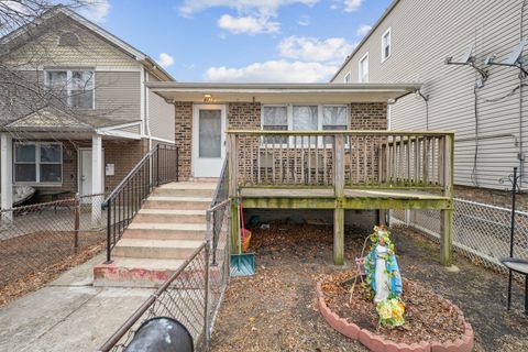 Photo of 4432 S Hermitage Avenue, Chicago, IL 60609 (MLS # 12535875)