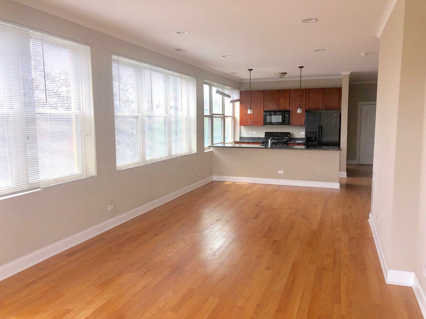 4300 N Kedzie Avenue 402