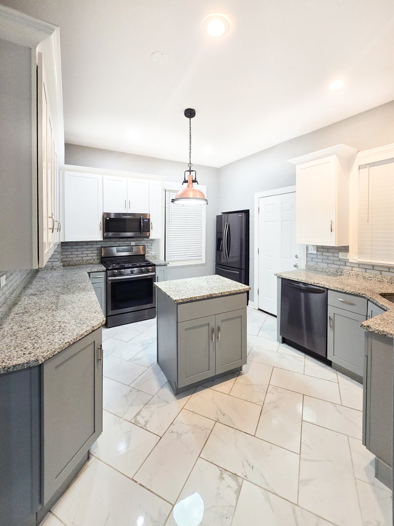 2050 E 73rd Street