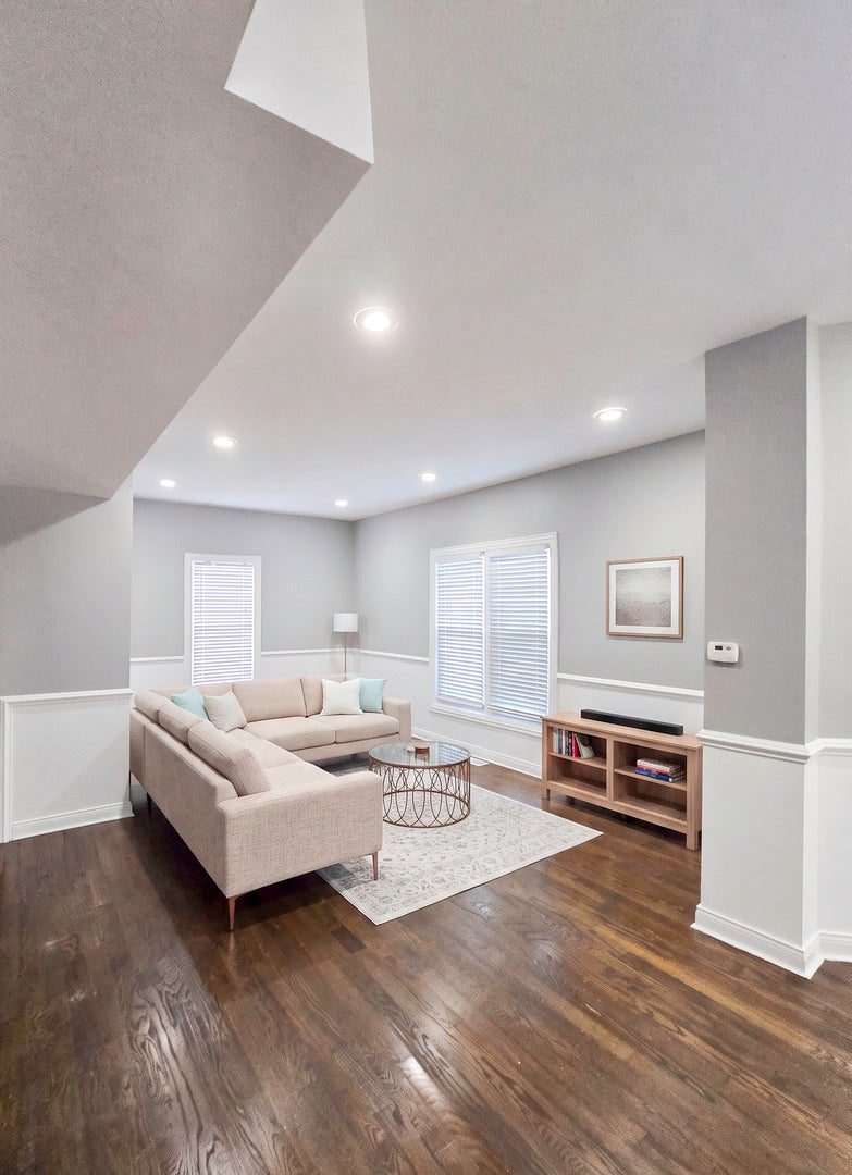 2050 E 73rd Street