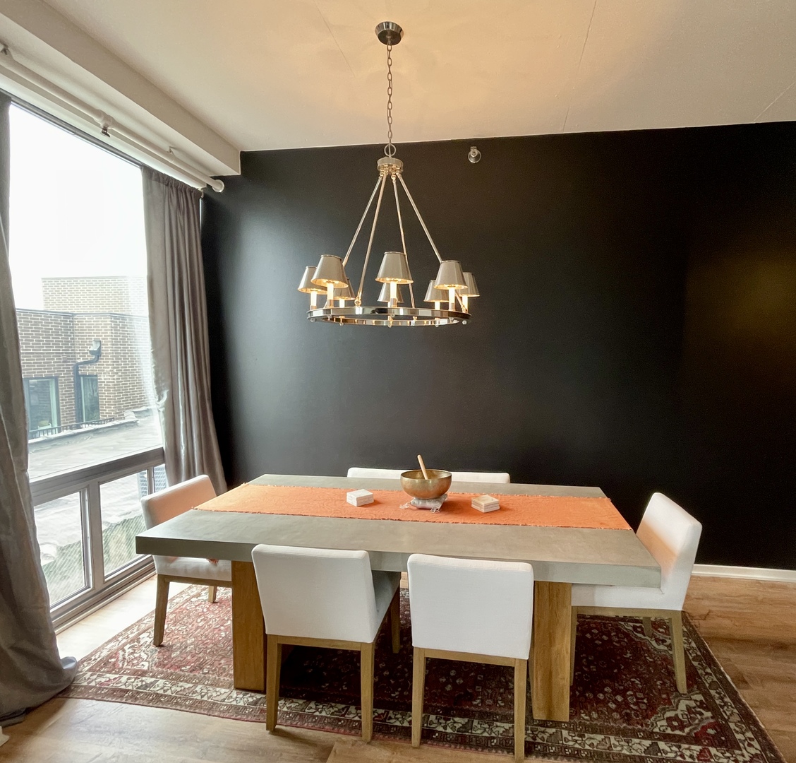 1000 W LELAND Avenue 5G