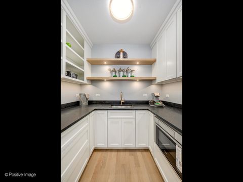 Tiny photo for 3302 N Hoyne Avenue, Chicago, IL 60618 (MLS # 12477861)