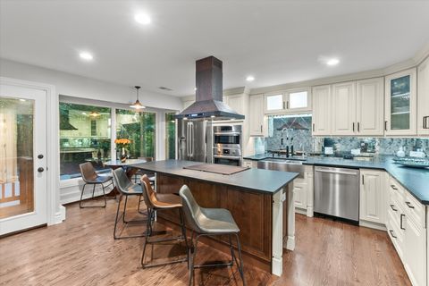 Tiny photo for 11905 S Lakewood Avenue, Palos Park, IL 60464 (MLS # 12476268)