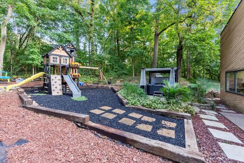 Tiny photo for 11905 S Lakewood Avenue, Palos Park, IL 60464 (MLS # 12476268)