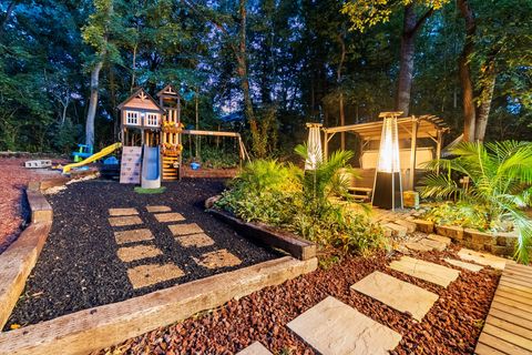 Tiny photo for 11905 S Lakewood Avenue, Palos Park, IL 60464 (MLS # 12476268)