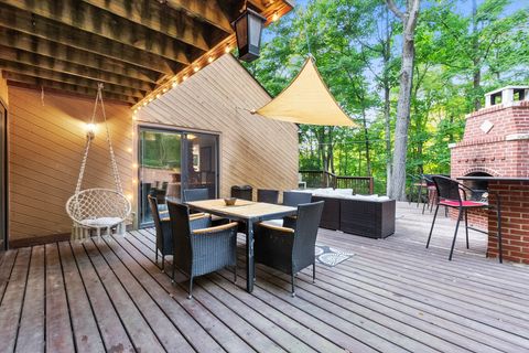 Tiny photo for 11905 S Lakewood Avenue, Palos Park, IL 60464 (MLS # 12476268)