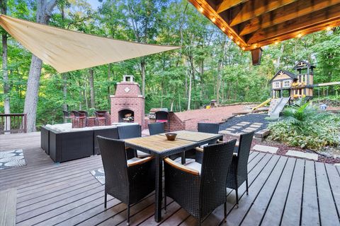 Tiny photo for 11905 S Lakewood Avenue, Palos Park, IL 60464 (MLS # 12476268)