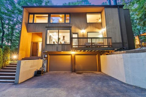 Tiny photo for 11905 S Lakewood Avenue, Palos Park, IL 60464 (MLS # 12476268)