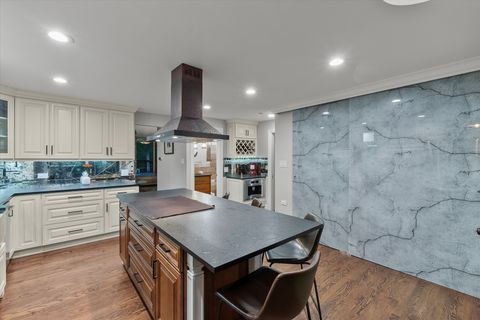 Tiny photo for 11905 S Lakewood Avenue, Palos Park, IL 60464 (MLS # 12476268)