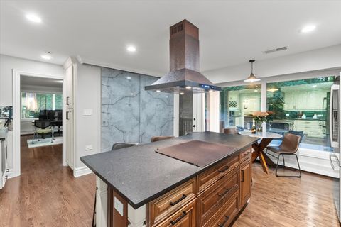 Tiny photo for 11905 S Lakewood Avenue, Palos Park, IL 60464 (MLS # 12476268)