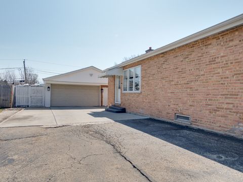 Tiny photo for 51 W ROZANNE Drive, Addison, IL 60101 (MLS # 12606343)