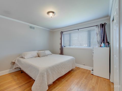 Tiny photo for 51 W ROZANNE Drive, Addison, IL 60101 (MLS # 12606343)