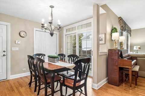 Tiny photo for 716 E Sunnyside Avenue, Libertyville, IL 60048 (MLS # 12567568)