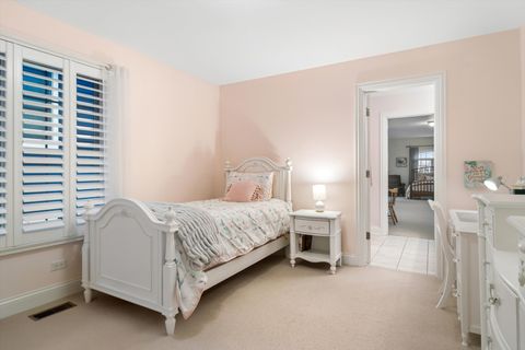 Tiny photo for 716 E Sunnyside Avenue, Libertyville, IL 60048 (MLS # 12567568)